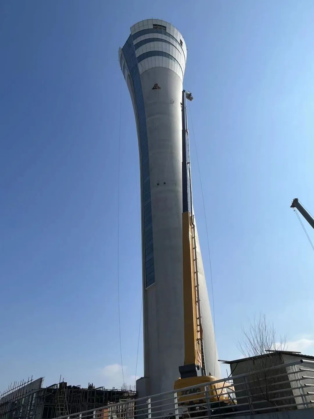 大顯身手！徐工直臂式高空作業(yè)平臺XGS70K魔都首秀！