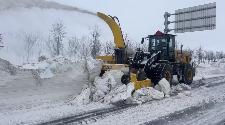 徐工拋雪機：以硬核實力，駕馭每一場風雪