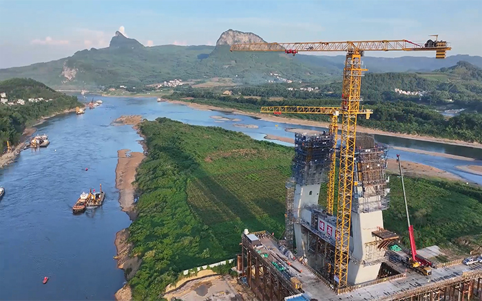 柳江之上，再添飛虹！徐工XGT800-40S助建柳江特大橋