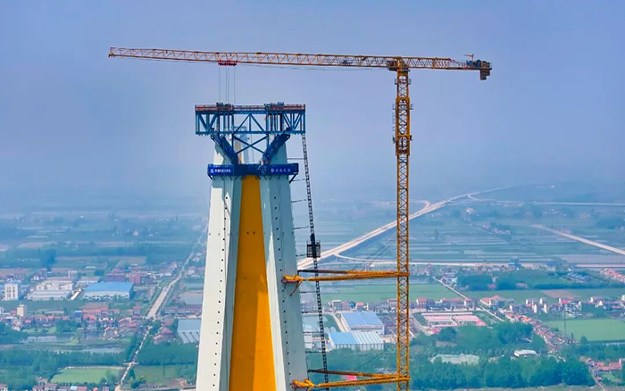 數智賦能，徐工硬核助力“湖北第一高橋”建設