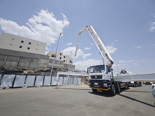 高溫、沙塵、零故障：一臺65米泵車如何在沙特連干300方？